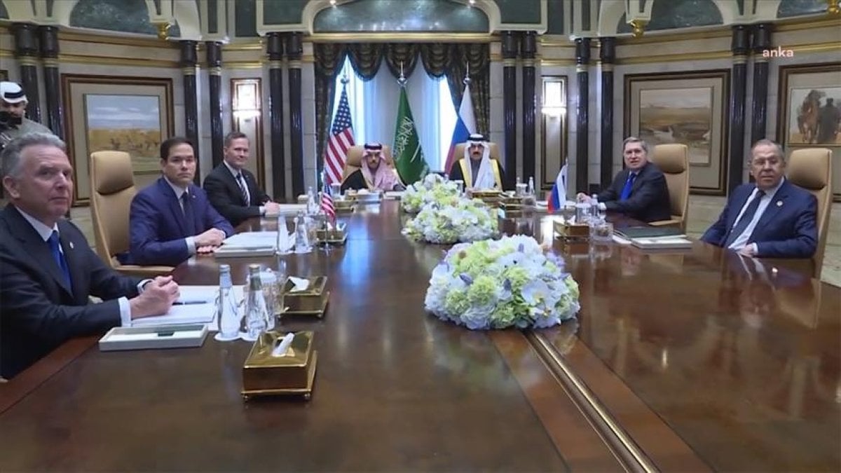ABD ve Rusya, Riyad’da masaya oturdu