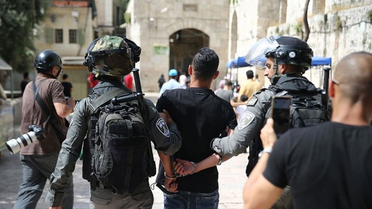 İsrail, işgal altındaki Batı Şeria’da 5 Filistinliyi gözaltına aldı