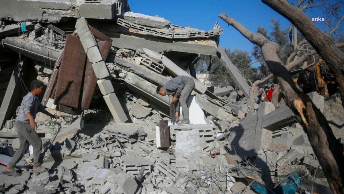 İsrail’in vahşeti devam ediyor! Son taarruzlarda en az 35 kişi öldü