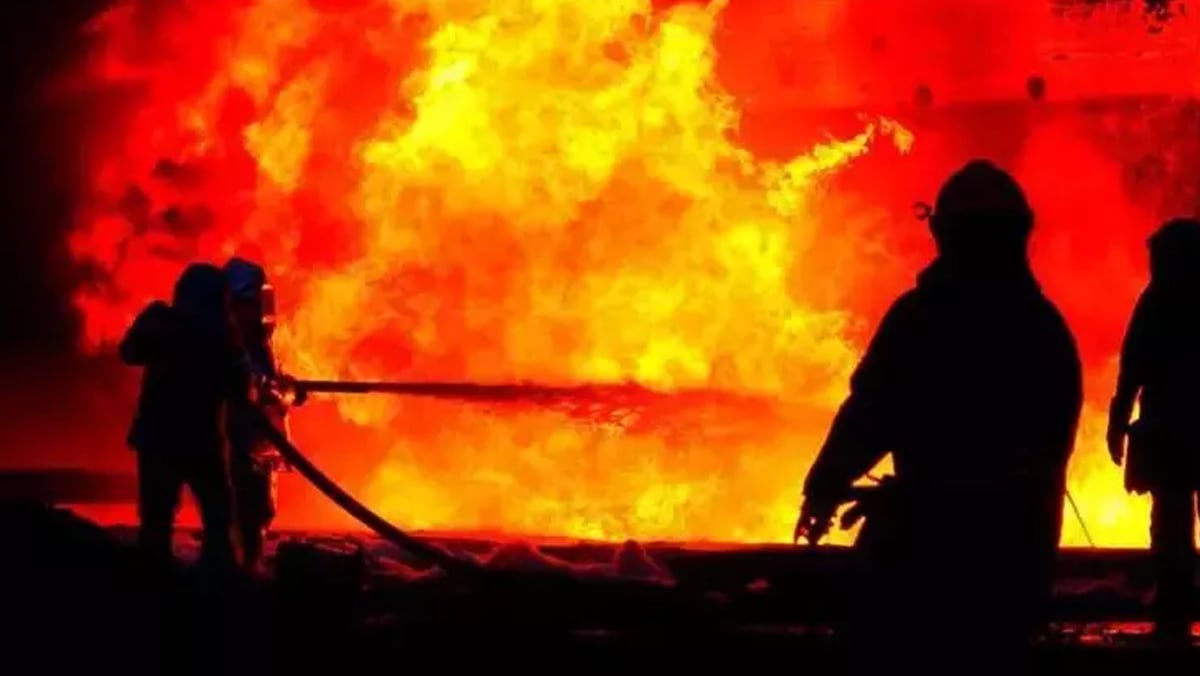 Rusya’da petrol deposunda çıkan yangın 10 bin metrekare alana yayıldı