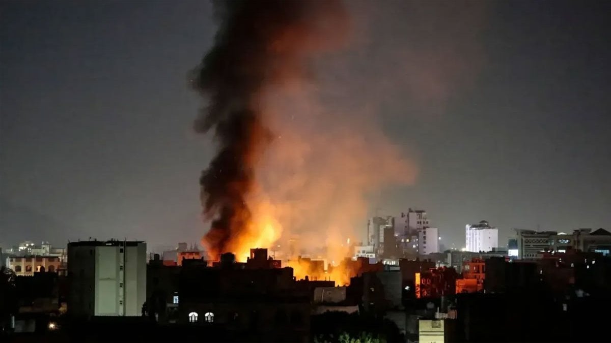 ABD ordusu Yemen’in başşehri Sana’yı vurdu: 12 meyyit, 30 yaralı