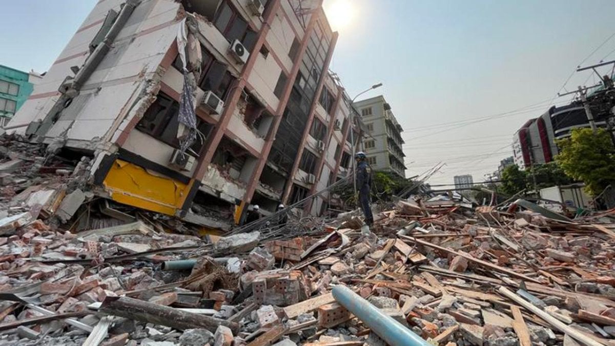 Myanmar’daki depremlerin bilançosu arttı