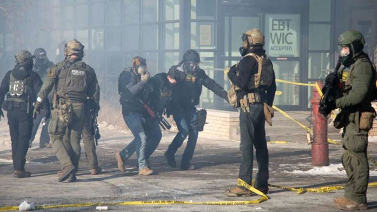 ABD’de ICE polisi bir kişiyi daha vurdu: Ortalık savaş alanına döndü